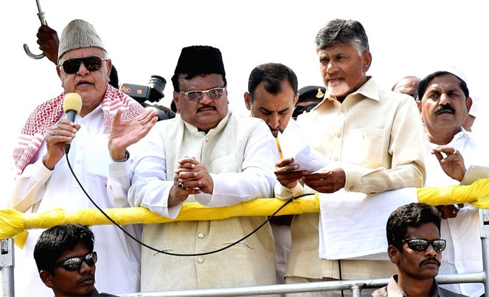 సీఎం పదవి కోసం రూ.1500 కోట్లతో జగన్ బేరం