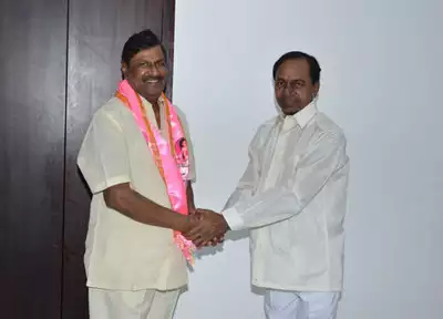 కారెక్కిన మండవ వెంకటేశ్వరరావు