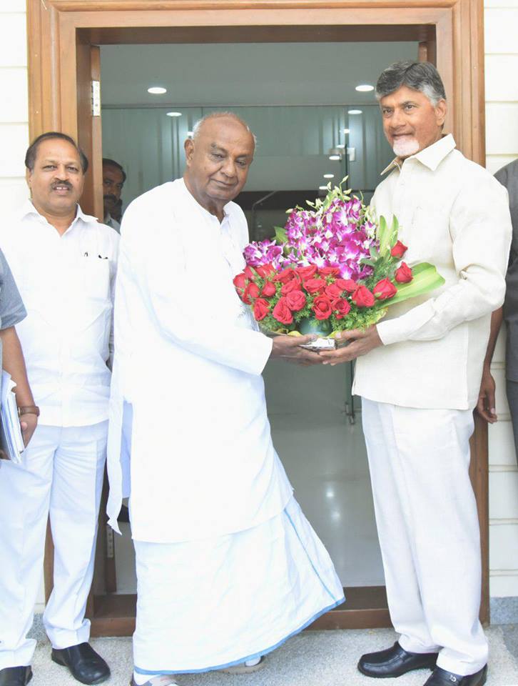 చంద్రబాబు భావి భారత ప్రధాని: దేవెగౌడ