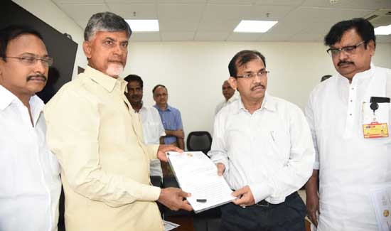 సీఈవోను కలవడం చరిత్రలో మొదటిసారి : చంద్రబాబు