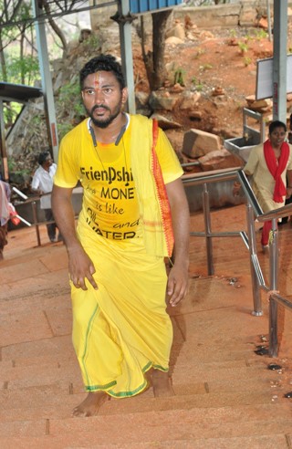 మళ్లీ చంద్రబాబే సీఎం కావాలని యువకుడి దీక్ష