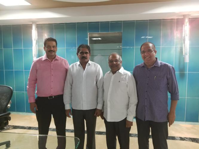 టీవీ ఛానెల్ అధిపతులను కలిసిన జయ్ తాళ్లూరి టీవీ ఛానెల్ అధిపతులను కలిసిన జయ్ తాళ్లూరి