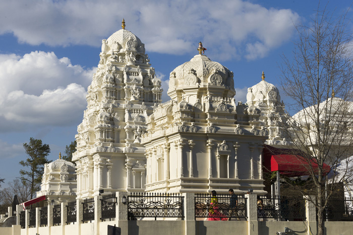 అమెరికాలోని శ్రీవారికి వజ్రాలతో ఆభరణాలు