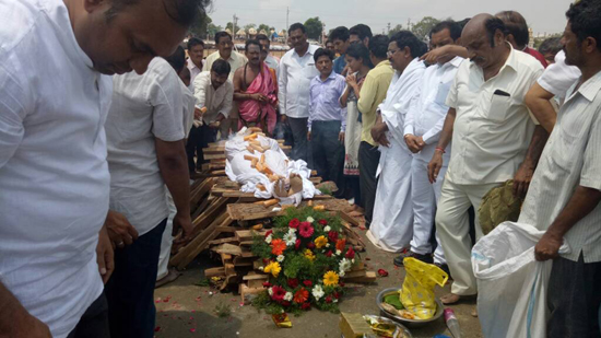 నిషిత్‌ అంత్యక్రియలు పూర్తి