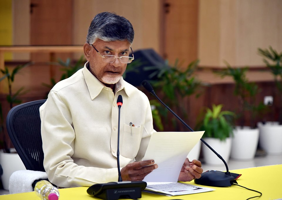 ఫణి తుపాన్ బాధితులను ఆదుకోవాలి