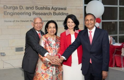 హ్యూస్టన్ లో ఎన్నారై దంపతులకు గౌరవం