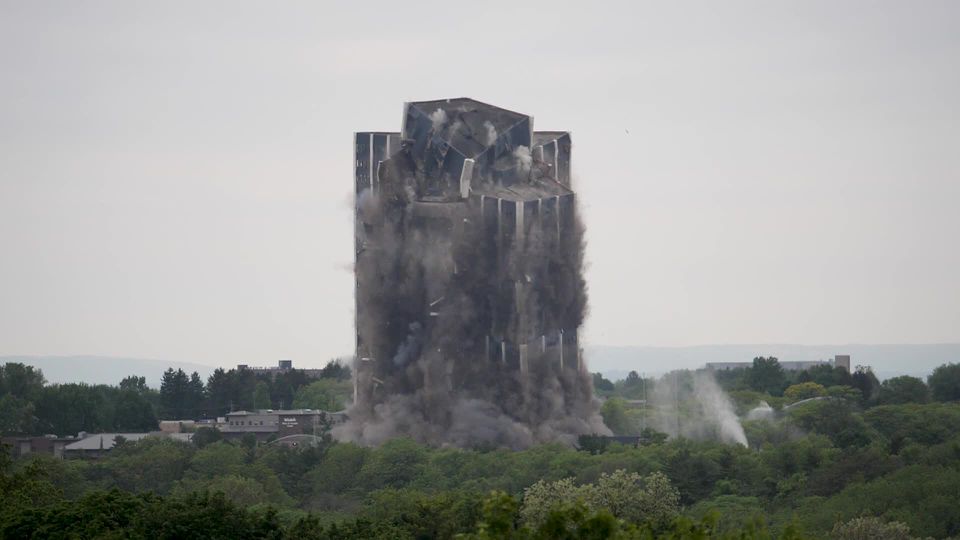 16 సెకన్లు.. 16 వేల టన్నులు నేలమట్టం