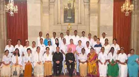 గోవిందమ్మకు నైటింగేల్ అవార్డు  ప్రదానం