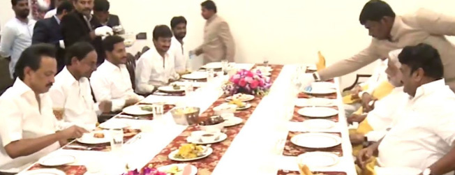 కేసీఆర్, స్టాలిన్ లకు జగన్ విందు