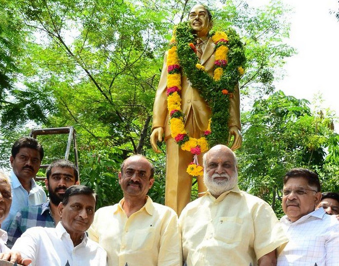 ఫిలిం ఛాంబ‌ర్‌లో డా.డి రామానాయుడు విగ్ర‌హం ఆవిష్క‌ర‌ణ‌