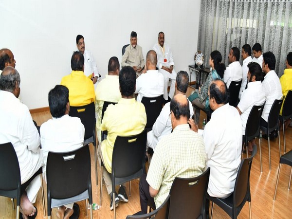 అసెంబ్లీలో చంద్రబాబు… మండలిలో యనమల