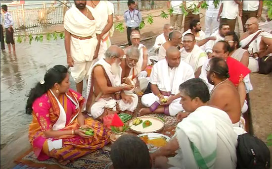 ఇంద్రకీలాద్రిపై వరుణ యాగం