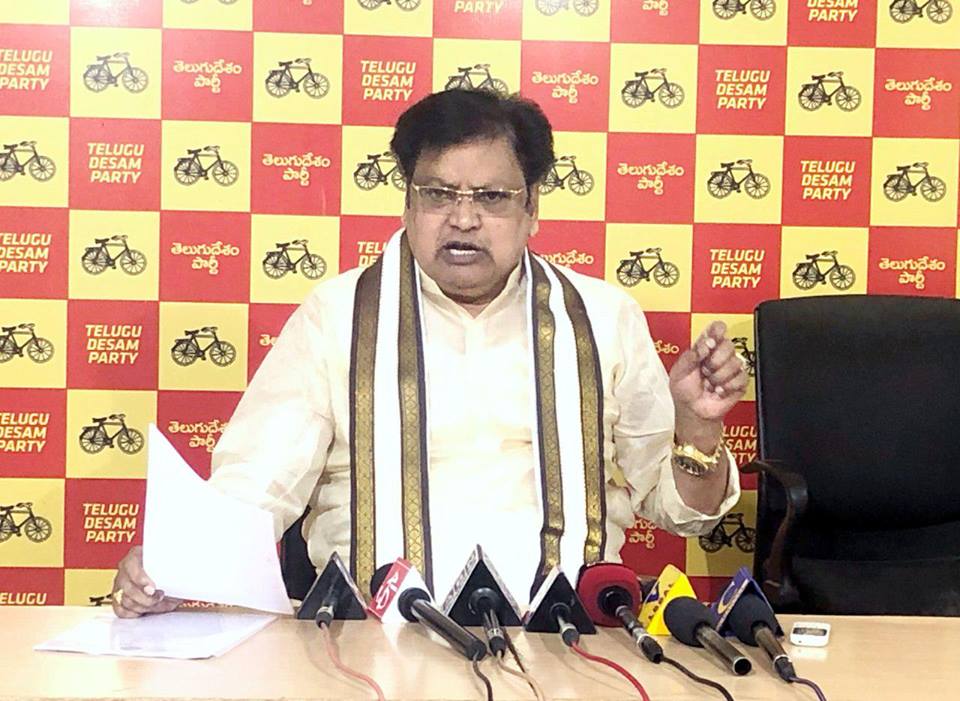 తెలుగు తల్లిని ఎందుకు అవమానిస్తున్నారు?