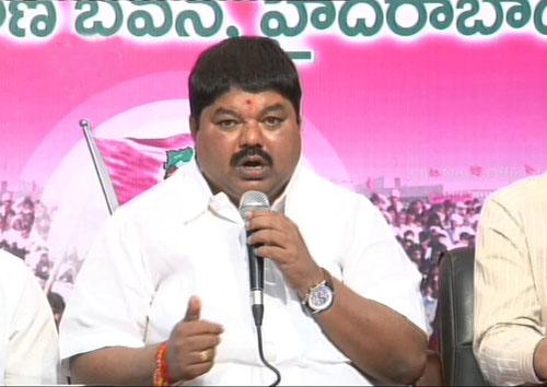 ఎమ్మెల్సీ రాములు నాయక్‌కు ఊరట