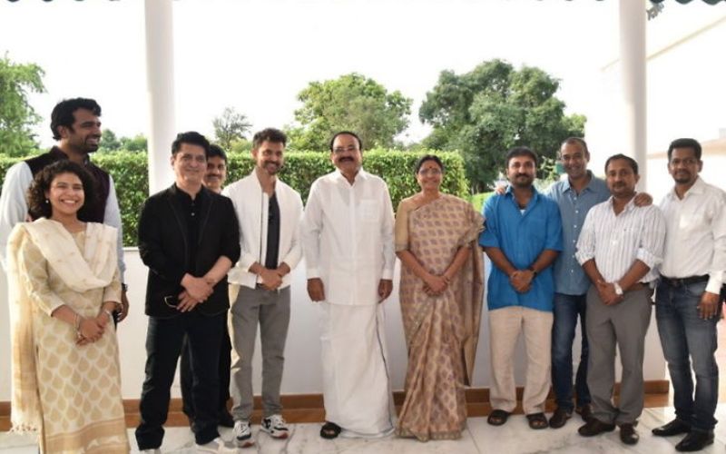 సూపర్‌ 30ని వీక్షించిన ఉపరాష్ట్రపతి వెంకయ్య నాయుడు