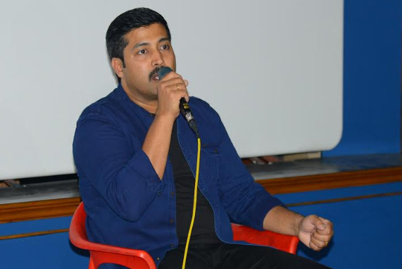 కోట్లు కొల్లగొడుతున్న ‘ఇస్మార్ట్ శంకర్’ కాన్సెప్ట్ నాదే!  -రైటర్ కమ్ హీరో ఆకాష్