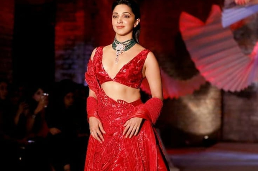 ఫ్యాషన్‌ షోలో మెరిసిన అందాల తార