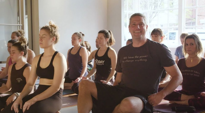 అమెరికా ఎన్నికల ప్రచారంలో యోగా