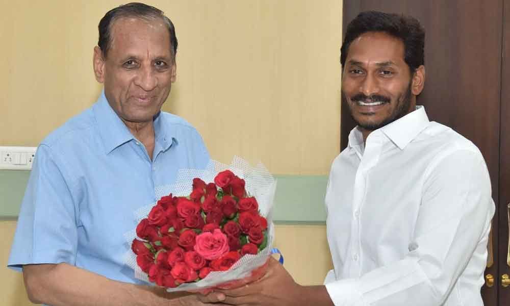 తెలంగాణ గవర్నర్‌తో ఏపీ సీఎం భేటీ