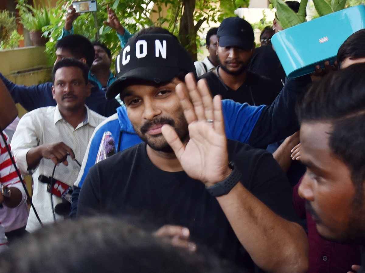 కాకినాడలో బన్నీ సందడి