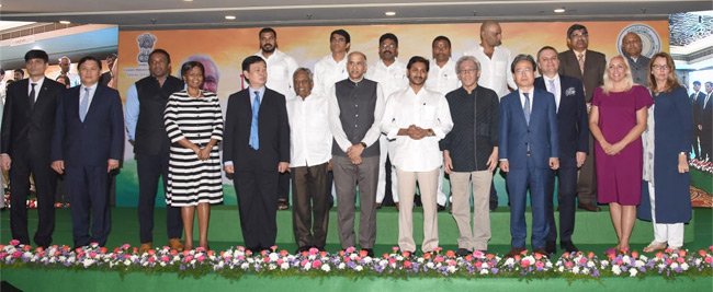 పారిశ్రామిక సదస్సుకు అనూహ్య స్పందన