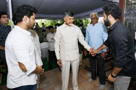 జూనియర్‌ ఎన్టీఆర్‌తో చంద్రబాబు రహస్య మంతనాలు?