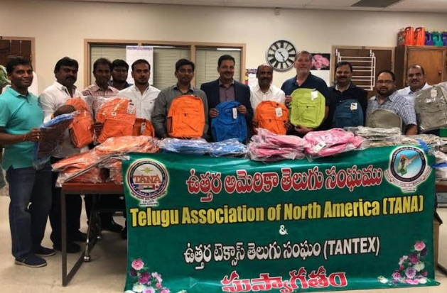 డల్లాస్ బ్యాక్ ప్యాక్ వితరణ కార్యక్రమంలో పాల్గొన్న జే తాళ్ళూరి