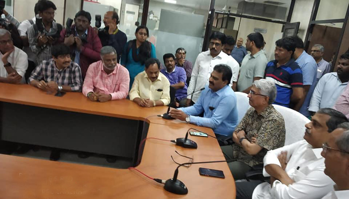 బాధ్యతలు చేపట్టిన దేవులపల్లి అమర్