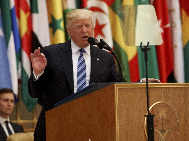 నవాజ్ షరీఫ్ తో డొనాల్డ్ ట్రంప్ భేటీ