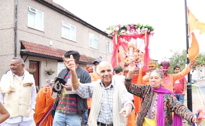 లండన్‌లో ఘనంగా గణపతి నిమజ్ఞనం