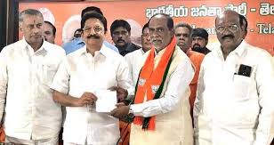 మళ్లీ పొలిటికల్‌ ఎంట్రీ ఇచ్చిన విద్యాసాగర్‌ రావు