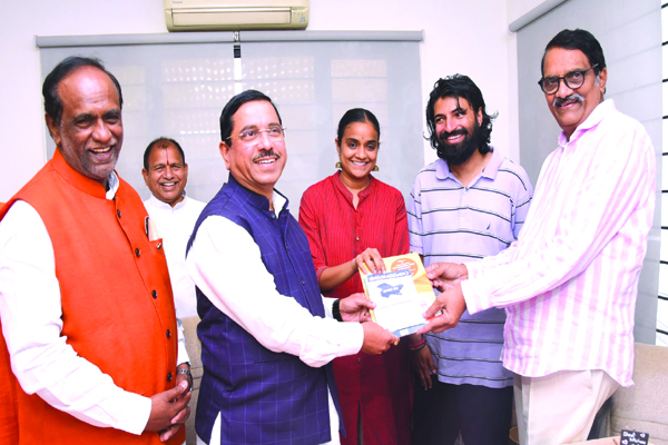 మహానటి టీమ్‌కు ప్రహ్లాద్‌ జోషి అభినందనలు