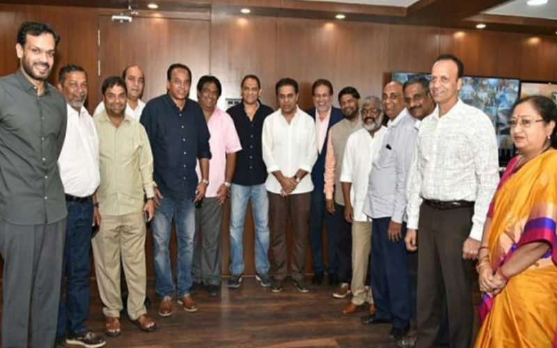 మంత్రి కేటీఆర్‌ను కలిసిన అజహరుద్దీన్‌