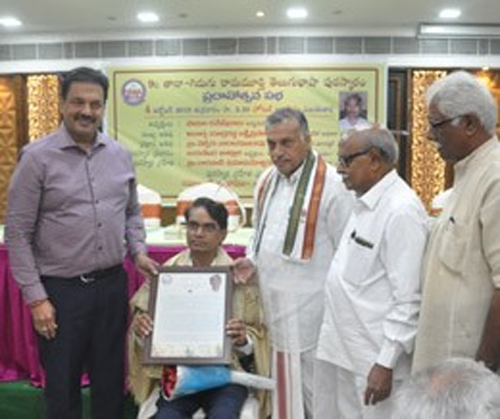 ఉమామహేశ్వరరావుకు ‘తానా’ అవార్డు బహుకరణ