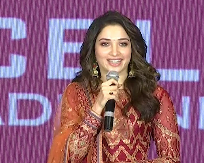 సైరా లో చేయడం నా అదృష్టం