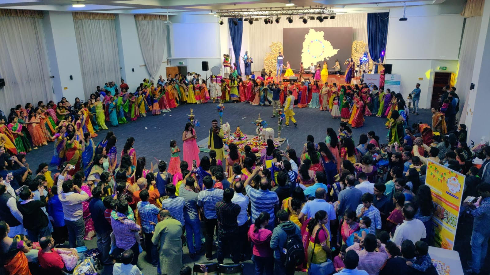 బ‌తుక‌మ్మ ఆటా…పాటతో సిడ్నీ నగరం పూల‌జాత‌ర‌తో ప‌ర‌వ‌శిచింది..!!