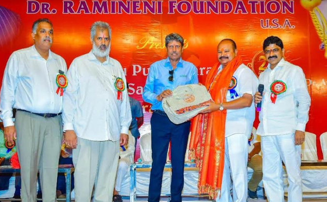 రామినేని ఫౌండేషన్ సేవా కార్యక్రమాలు ప్రశంసనీయం – కపిల్‌దేవ్‌