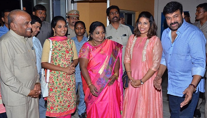 సైరా కు గవర్నర్‌ అభినందనలు