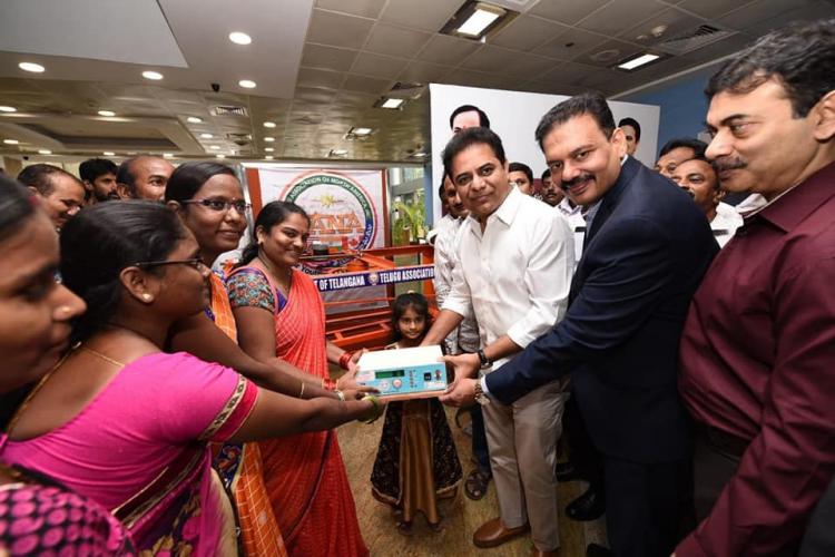 పోచంపల్లి చేనేత కార్మికులకు ఆసు యంత్రాలను పంపిణీ చేసిన తానా