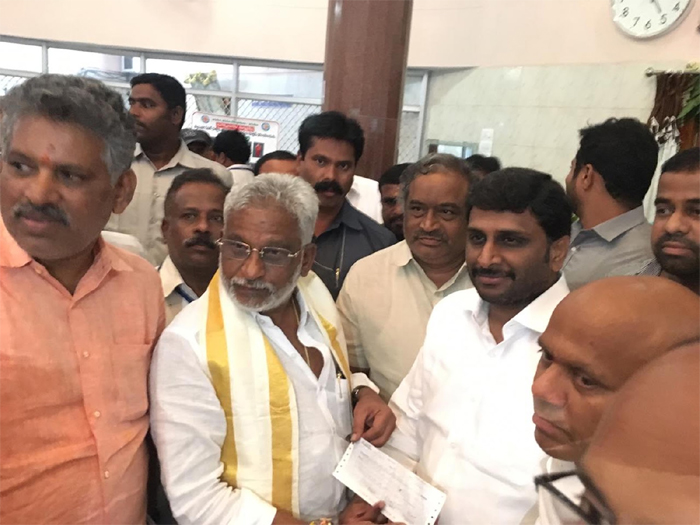 బర్డ్‌ ట్రస్‌కు రూ.1.08 కోట్ల విరాళం