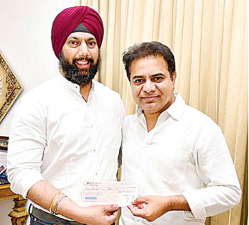 సీఎం సహాయనిధికి భారీ విరాళం