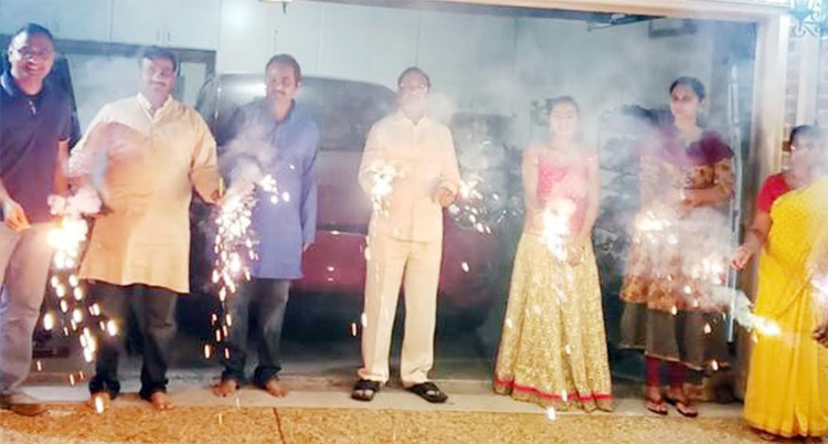 అమెరికాలో ఘనంగా దీపావళి సంబరాలు అమెరికాలో ఘనంగా దీపావళి సంబరాలు