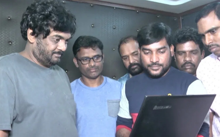 రణస్థలం ట్రైలర్‌ను విడుదల చేసిన పూరి జగన్నాథ్‌