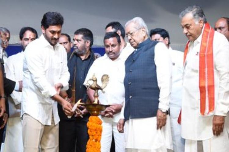 ఏపీలో ఘనంగా రాష్ట్ర అవతరణ దినోత్సవ వేడుకలు