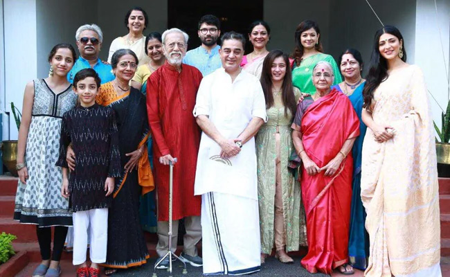 అట్టహాసంగా కమల్‌ హాసన్‌ జన్మదినం