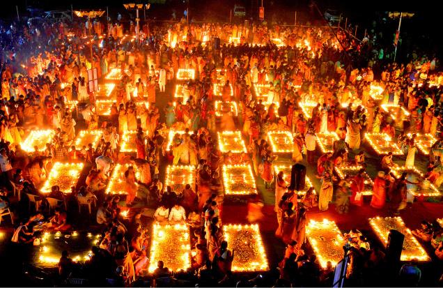 తెలుగు రాష్ట్రాల్లో ఘనంగా కార్తీక పౌర్ణమి వేడుకలు