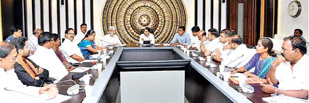 సీఎం జగన్‌కు ఎంపీల అభినందన