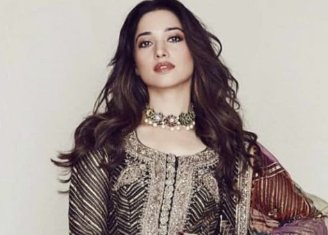 స్పెషల్‌ లుక్‌లో మిల్కీ బ్యూటీ