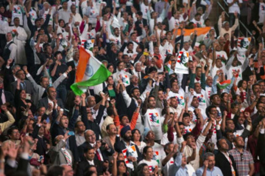 ప్రవాసుల్లో భారతీయులే అధిక్యం