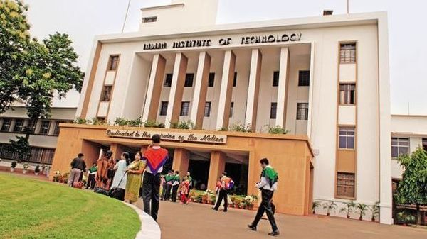 ముగ్గురు బీటెక్‌ విద్యార్థులకు బంపర్‌ ఆఫర్‌